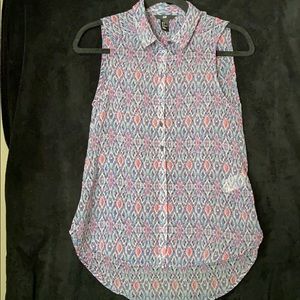Printed collared sleeveless shirt